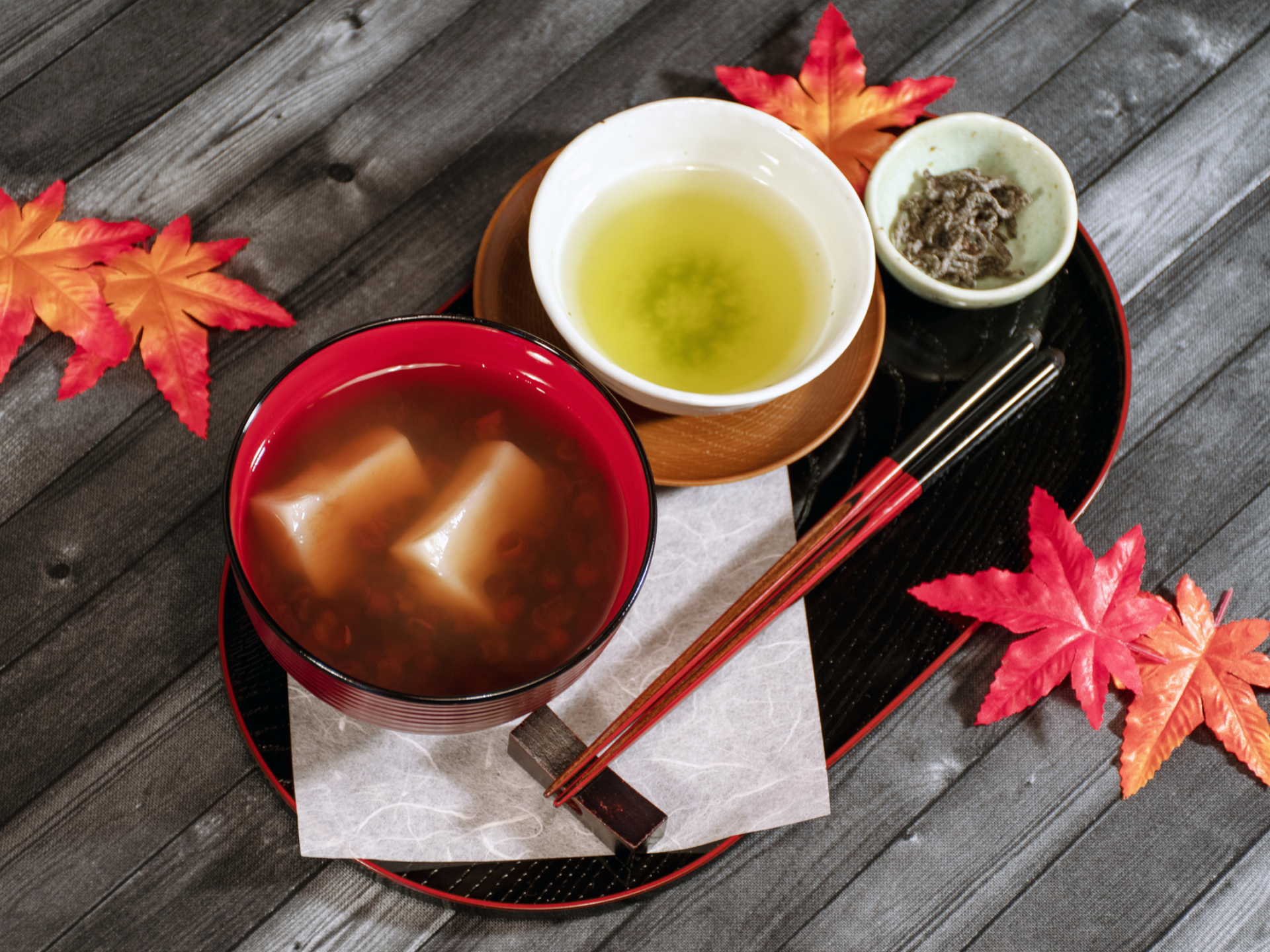 秋のごちそうシーズンに！緑茶で“ゆるやか血糖ケア”