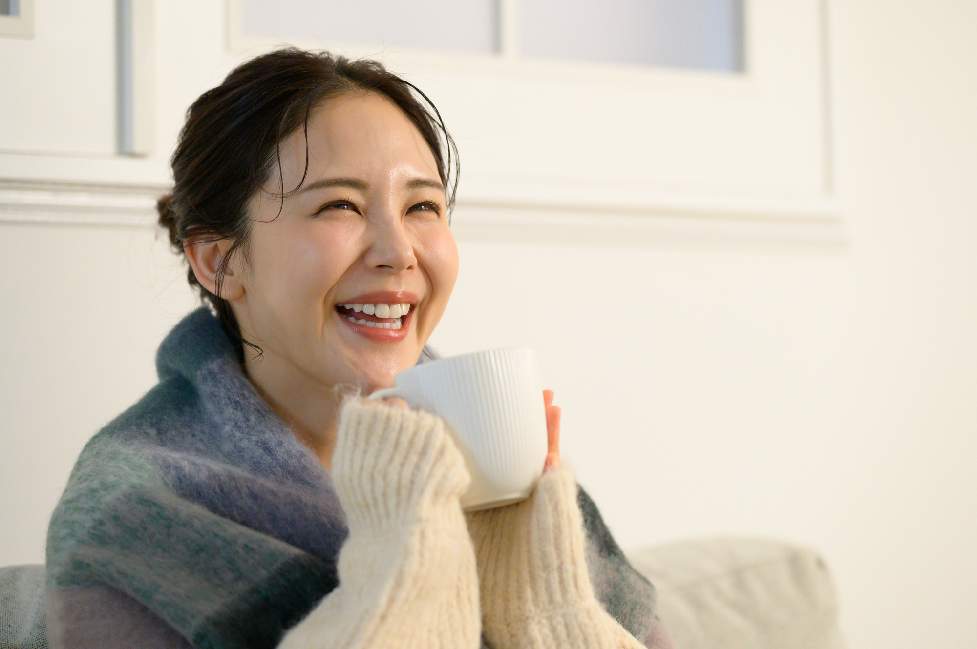 お月見と、秋の夜長に。和菓子と楽しむ『黒つばら焙茶』の香ばしい癒やしタイム