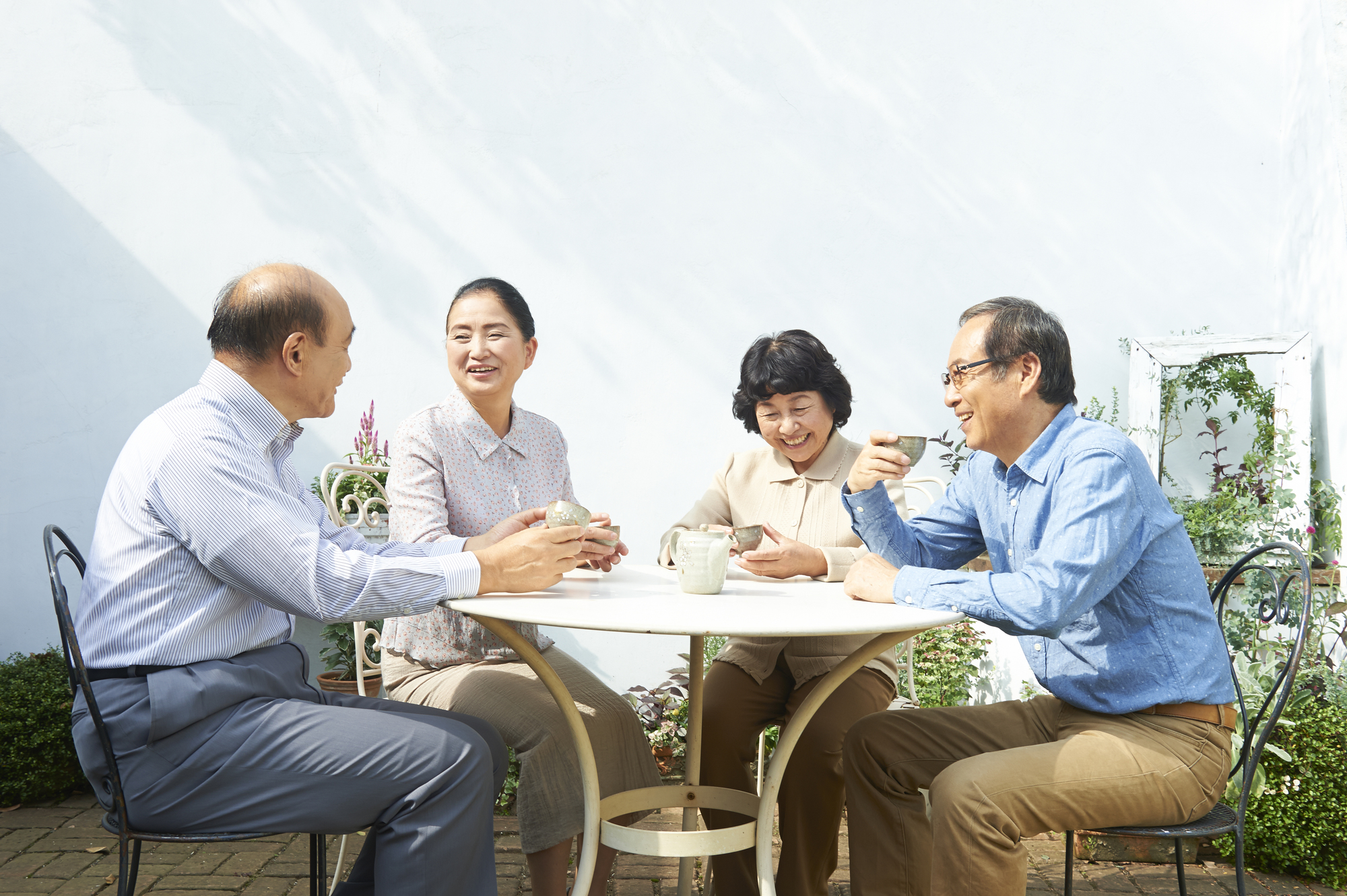 新茶が運ぶ、初夏の幸せ。緑茶と『友人との語らい』が、心豊かな毎日の鍵でした