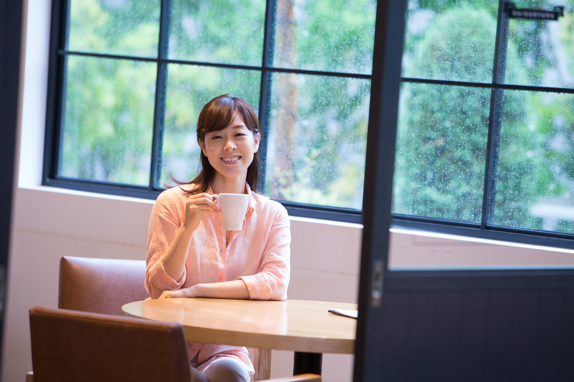 雨の音と、お茶の香りと。梅雨の“なんとなく不調”を整える、室内ティータイム