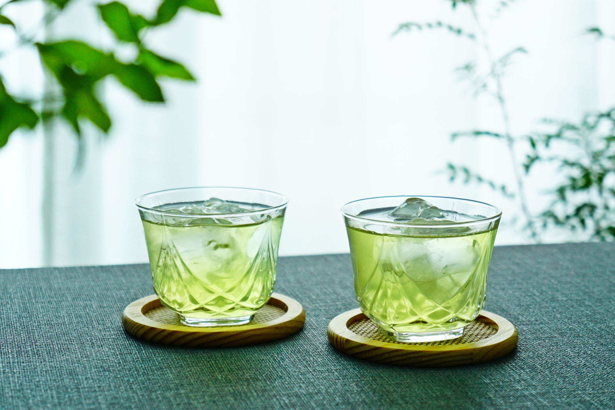 暑い日をもっと心地よく。新茶の旨みを閉じ込める、失敗しない“水出し・ロック茶”のススメ
